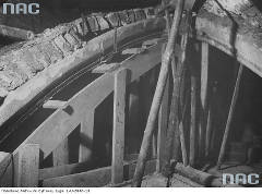 sklepienia dawnego kościoła św. Ducha przed jego zburzeniem, 1892 r.