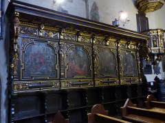 barokowe stalle z obrazami z życia duchaków, dawniej w kościele Św. Ducha, obecnie pod północną ścianą nawy kościoła Św. Krzyża
