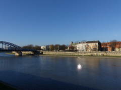 kazimierski brzeg Wisły w pobliżu mostu J. Piłsudskiego – w tej okolicy znajdował się kościół i szpital św. Leonarda