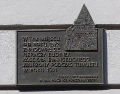 tablica na budynku kina 