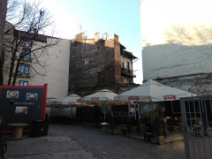 podwórko przy ul. Dajwór (w okolicy widocznych budynków stał niegdyś kościół św. Wawrzyńca)